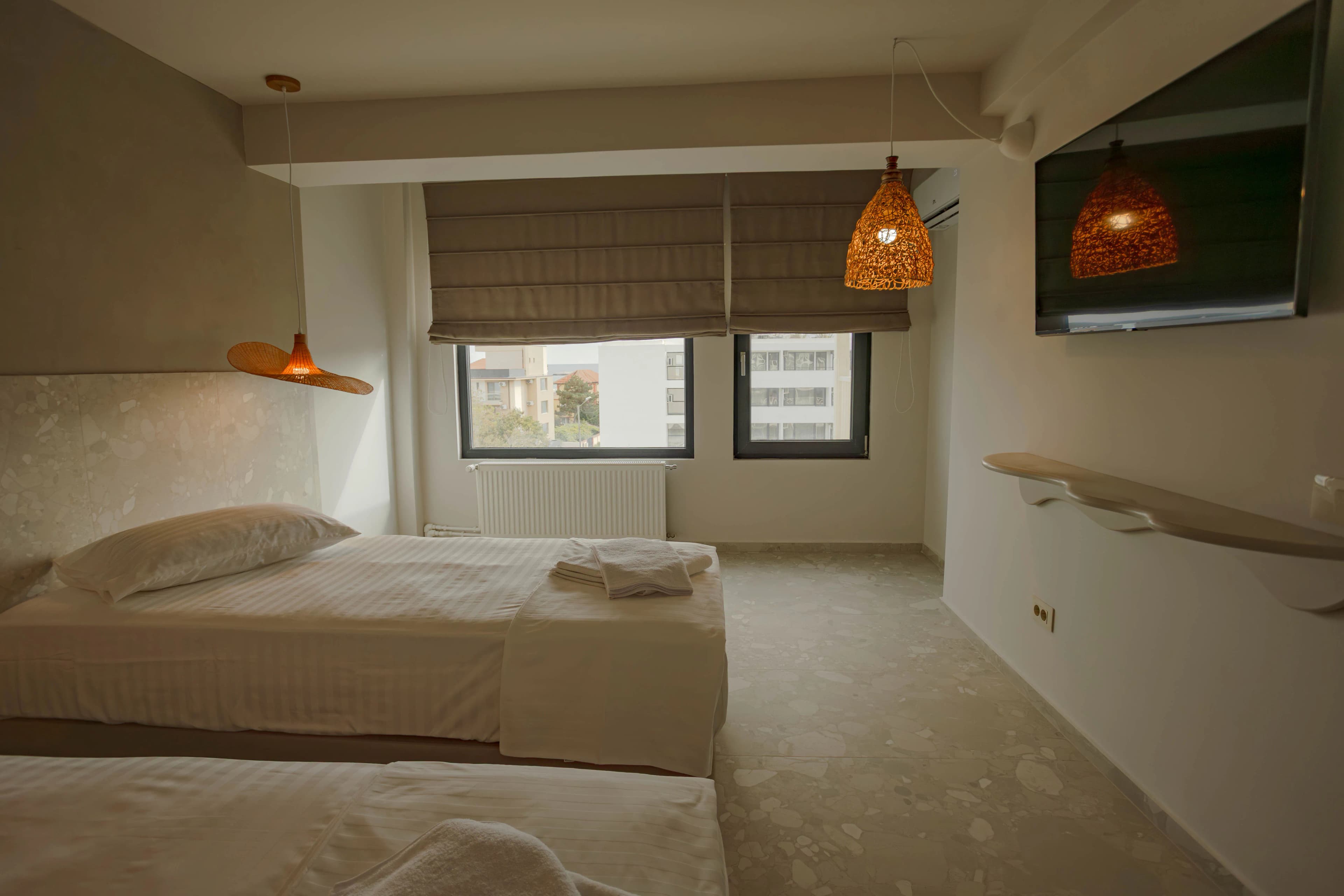 Vraja Mării by the Sea - Image 19