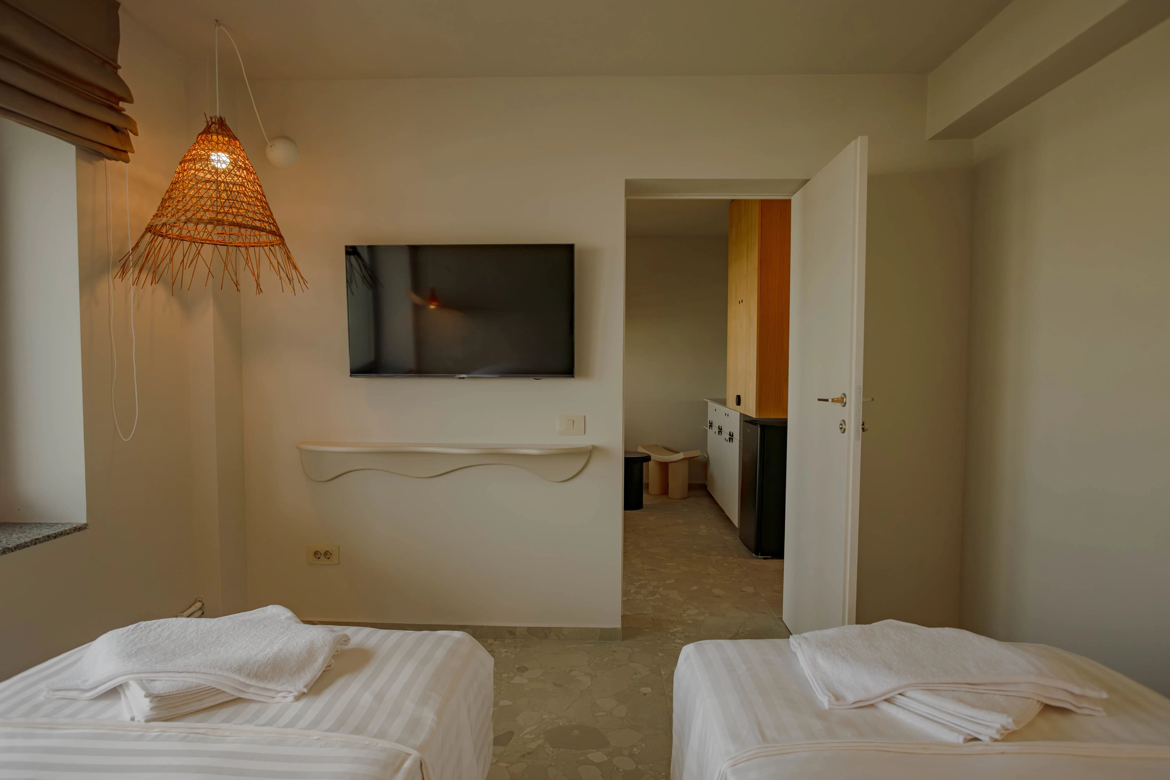 Vraja Mării by the Sea - Image 34