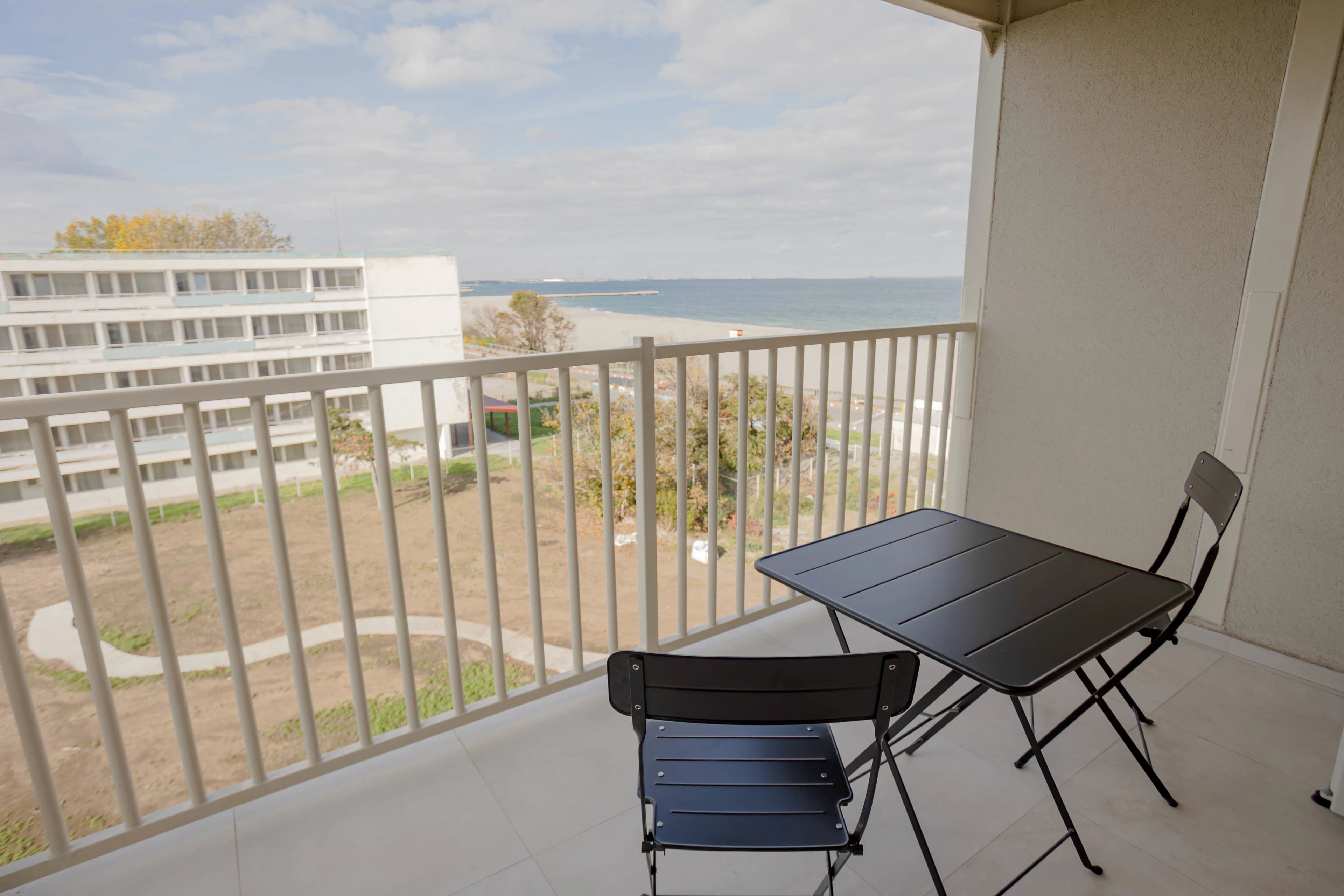 Vraja Mării by the Sea - Image 35