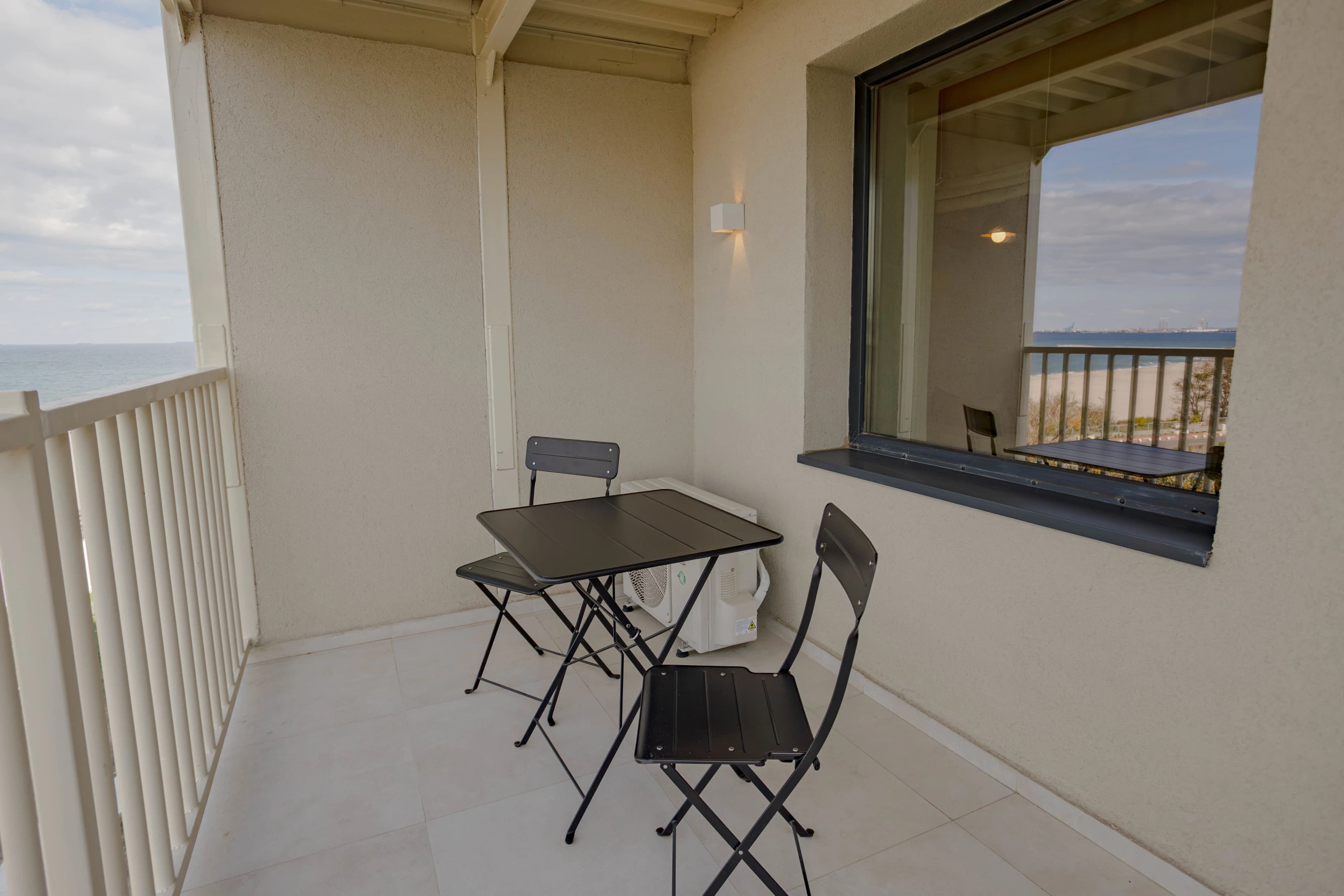 Vraja Mării by the Sea - Image 36